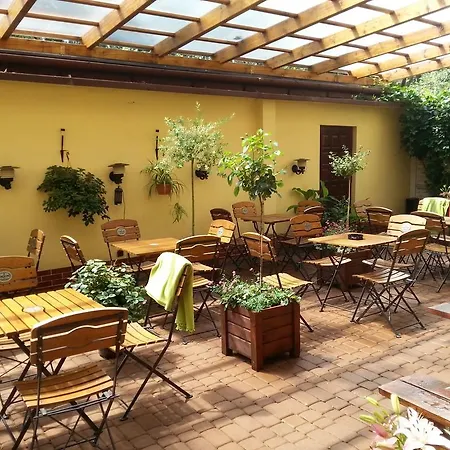 Kajzer Lägenhetshotell 4*