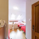 凯赛尔公寓 4*