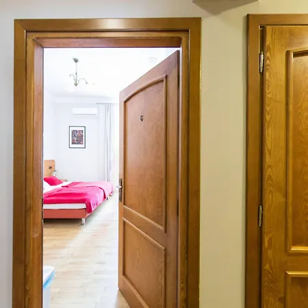 Apartmanhotel Kajzer 4*