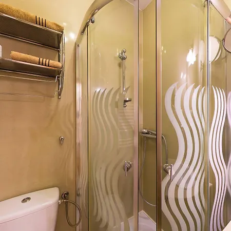 Kajzer Apartmanhotel 4*