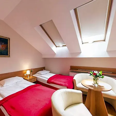 Aparthotel Kajzer 4*